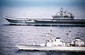 ТАВКР «Адмирал Флота Советского Союза Кузнецов» и американский эсминец УРО «Deyo», 1991