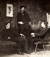 《垃圾箱画派的艺术家们》（Ashcan School artists, c.），1896年。从左至右：埃弗里特·希恩、罗伯特·亨利、约翰·斯隆