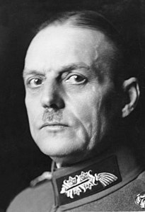 Главнокомандующий войсками Вермахта на Западе генерал-фельдмаршал Герд фон Рундштедт