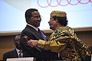 Президент Танзании Джакайя Киквете и Каддафи на саммите Африканского союза, 2009 год