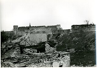 Разрушенный Нарвский замок в 1944 году
