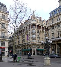 Rue de Richelieu, côté place André-Malraux.