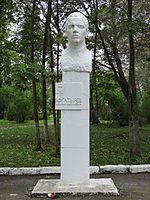Памятник-бюст Герою Советского Союза В. В. Богатырёву