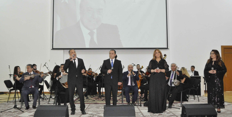 Ağdamda Ulu öndər Heydər Əliyevin anadan olmasının 101 illiyinə həsr olunmuş konsert proqramı təşkil edilib