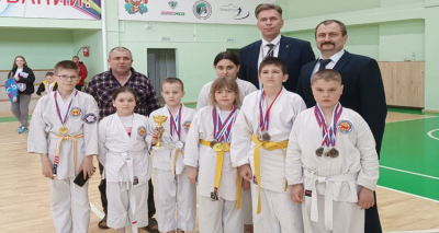 Юные рубцовские каратисты завоевали призовые места на межрегиональном турнире в Искитиме