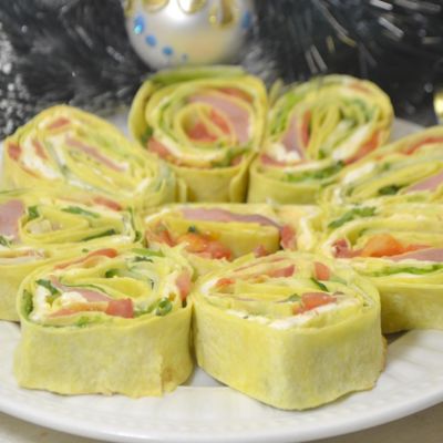 Новогодняя закуска в лаваше с красной рыбой - вкусно и просто