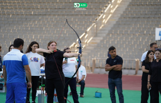 FHN-in əməkdaşı kamandan oxatma yarışında qızıl medal qazanıb