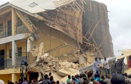 Nigeriyada məktəb binasının uçması nəticəsində 21 şagird ölüb