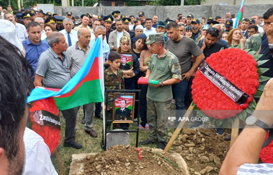 Ötən gün Laçında uçqun altında qalaraq həlak olan hərbçi dəfn edilib - FOTO 