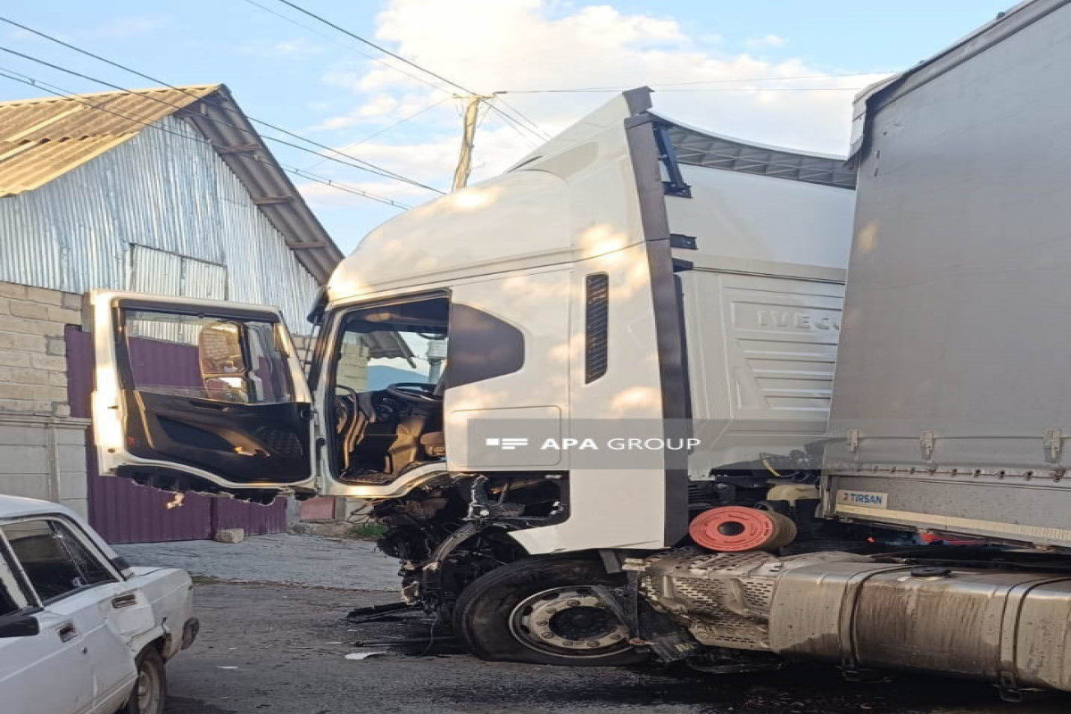 Balakəndə Türkiyə vətandaşının idarə etdiyi TIR-la minik avtomobili toqquşub, ölən var  - FOTO 