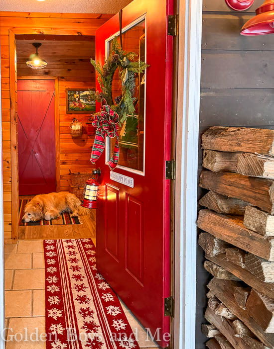 Mountain Cabin with Christmas Decor - www.goldenboysandme.com