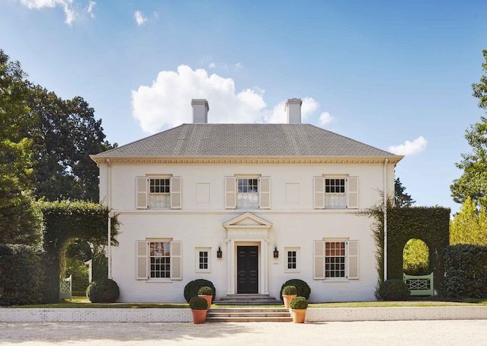 fachada principal de la casa de caroline gidiere en alabama