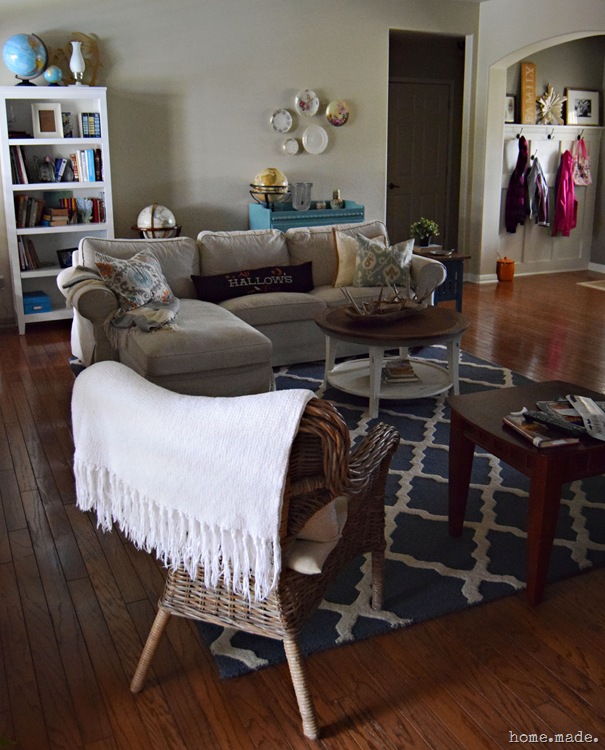 Round Coffee Table with Chaise Sofa