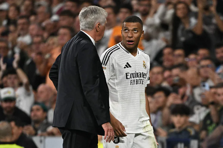 TATT UT: Carlo Ancelotti byttet ut Kylian Mbappé mot Alavés.