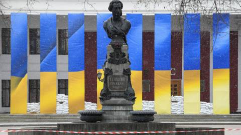 Толстой здесь больше не живет: в Украине избавляются от «русских» улиц