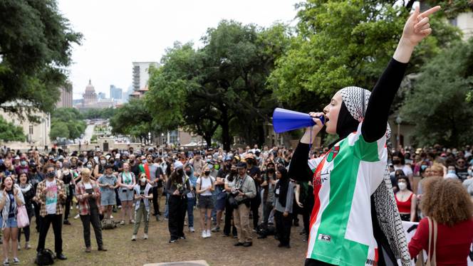 Rawan Channaa leads chants during a pro-Palestinian protest at the University of Texas in Austin, Texas, May 5, 2024 (REUTERS/Nuri Vallbona). / Photo: Reuters