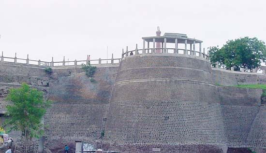 Akola: fort