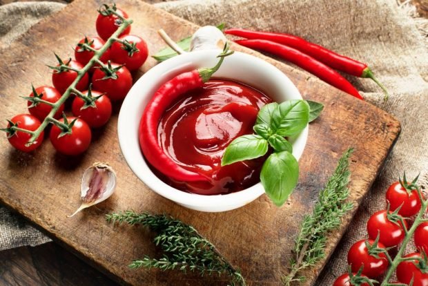 Гострий кетчуп – простий і смачний рецепт, як приготувати покроково