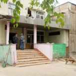 По народной программе «Единой России» в поселке Ленинском капитально ремонтируют школу