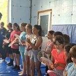 В Международный день защиты детей молодогвардейцы Татарстана провели в Лисичанске акции для детей