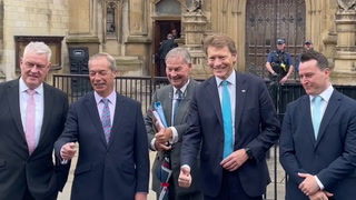 Nigel Farage arrives at House of Commons with new Reform UK MPs