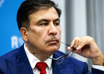В Тбилиси напали на офис партии Саакашвили