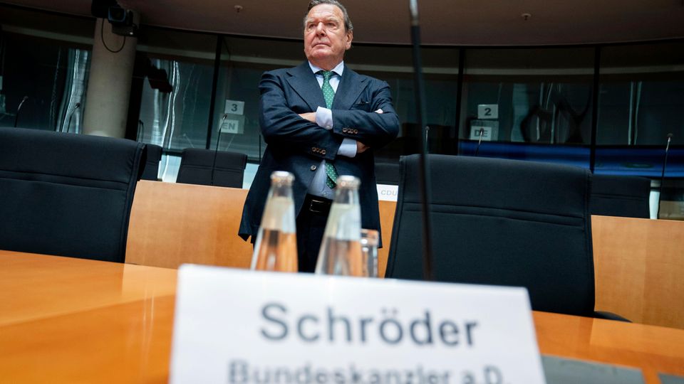 Gerhard Schröder (im Juli 2020): Ein Altkanzler, der die Seiten wechselt – hat es das jemals zuvor gegeben?