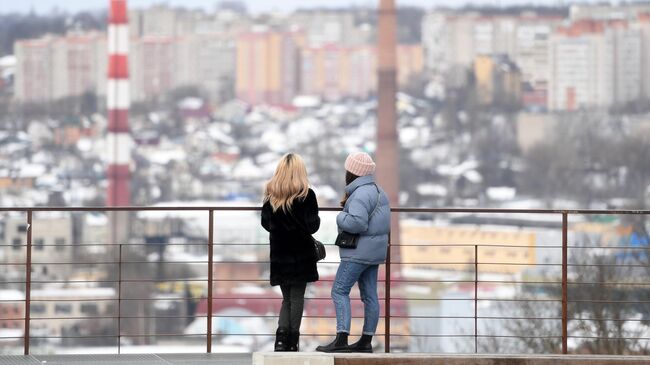 Девушки на смотровой площадке в Смоленске