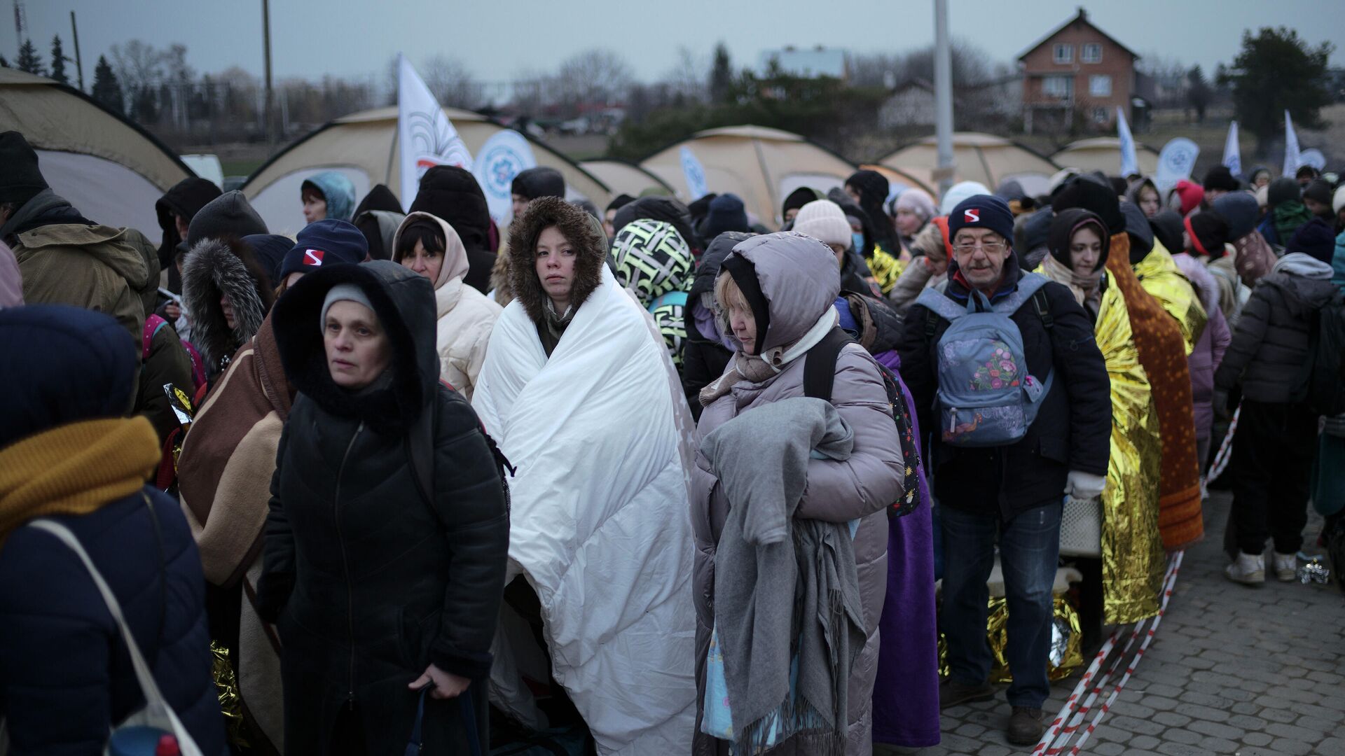 Беженцы на границе Украины и Польши в пункте пропуска Медыка - РИА Новости, 1920, 29.11.2022