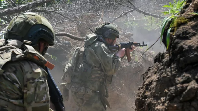 Военнослужащие штурмовых подразделений 