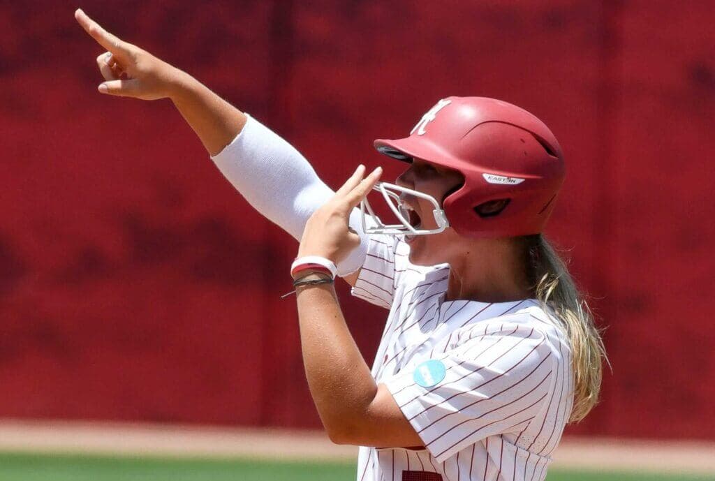 Alabama softball enjoying 'free and easy' approach in preparation for Tennessee