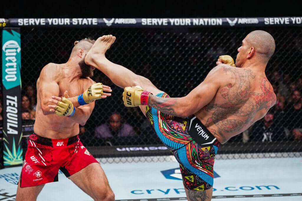 UFC 303: Alex Pereira knocks out Jiří Procházka again to defend light heavyweight title