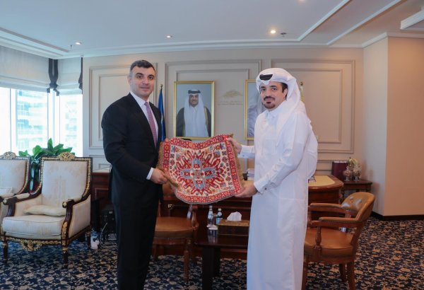 Азербайджан и Катар обсудили развитие рынка ценных бумаг (ФОТО)
