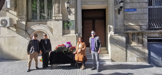 У здания посольства Ирана в Баку возложены цветы (ФОТО)