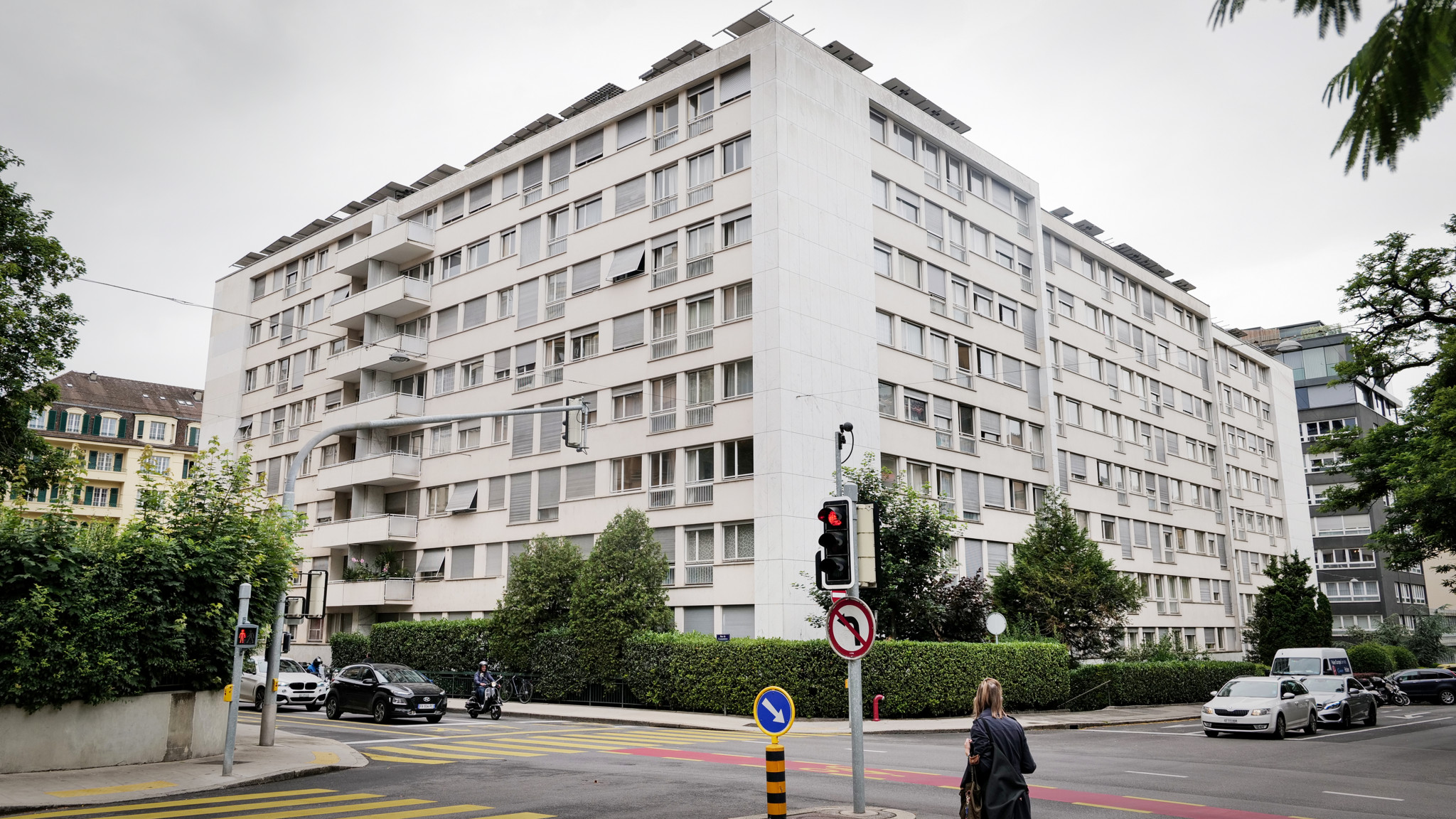 Genève, le 20 juin 2024. Rue de l'Athénée. Des immeubles à vendre au Athénée 36-40.