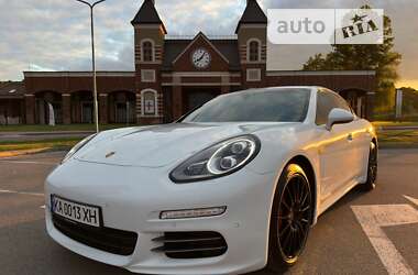 Фастбэк Porsche Panamera 2013 в Киеве