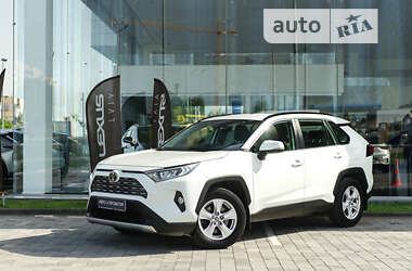 Внедорожник / Кроссовер Toyota RAV4 2021 в Львове