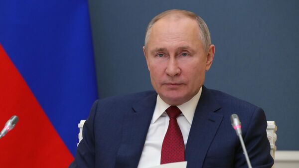 Президент РФ Владимир Путин выступает по видеосвязи на сессии Давосская повестка дня 2021 Всемирного экономического форума