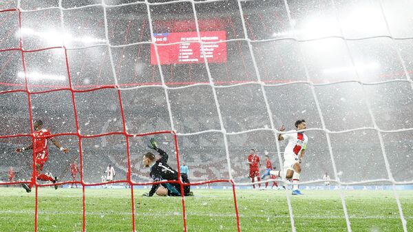 Маркиньос празднует гол в ворота Баварии