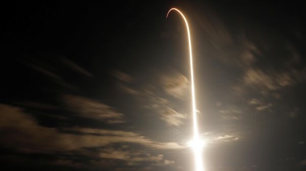 Старт ракеты SpaceX Falcon 9 с капсулой Crew Dragon с четырьмя астронавтами на борту с мыса Канаверал