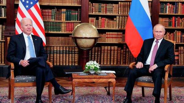 Президент РФ Владимир Путин и президент США Джо Байден 