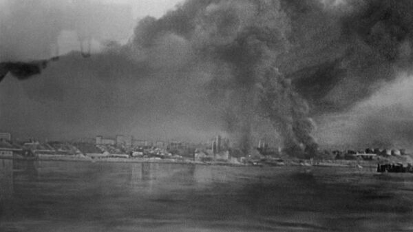 Вид на горящий город Сталинград.  23 августа 1942 года 