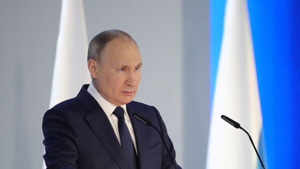 Президент России Владимир Путин выступает с ежегодным посланием Федеральному Собранию