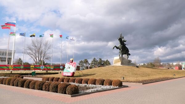 Памятник Александру Суворову у Екатерининского парка в Тирасполе