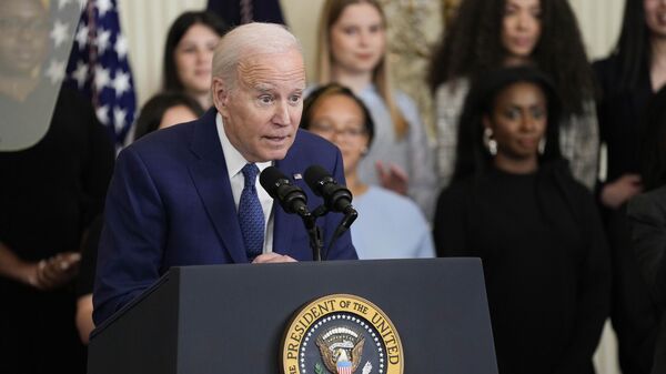 Президент США Джо Байден выступает c речью в Белом доме на мероприятии в честь Месяца женской истории
