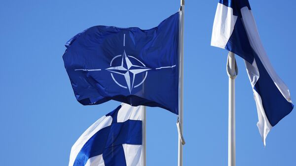 Флаги НАТО и Финляндии