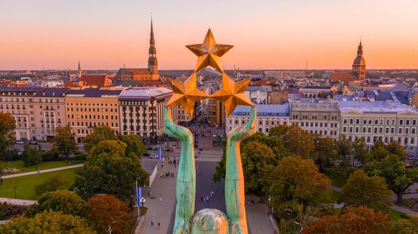 Вид на Памятник Свободы в Риге, Латвия