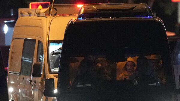 Израильские заложники, освобожденные движением ХАМАС, прибывают в город Рамат-Ган