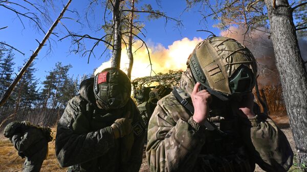 Артиллерийское подразделение Центрального военного округа ведет боевую работу с использованием САУ Гиацинт-С в ходе контрбатарейной борьбы на Авдеевском направлении спецоперации