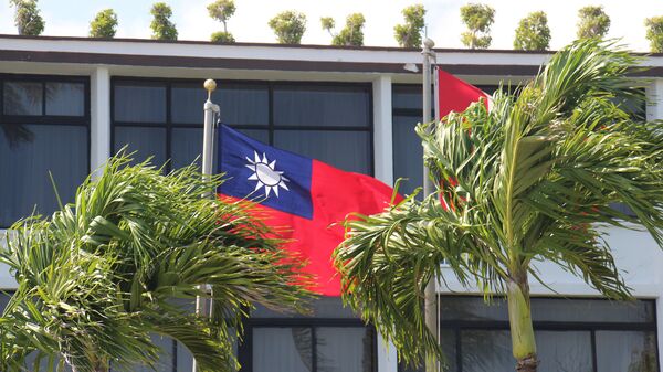 Флаг Тайваня на здании дипломатического представительства в Мексике